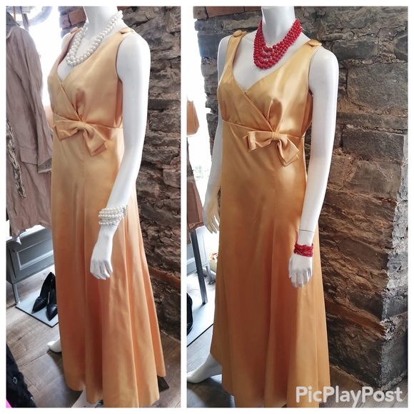 Custom made vintage gown - Picture 1 of 5